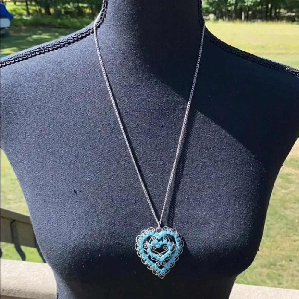 Fashion 2” silver tone heart‎ necklace